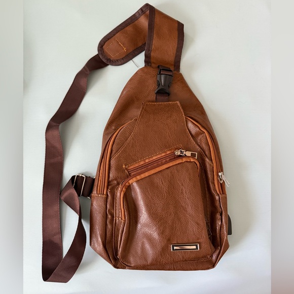 New! Leather Sling Bag Mens Backpack/ Crossbody Bag Chest Bag w/ USB Charge Port - Picture 7 of 11